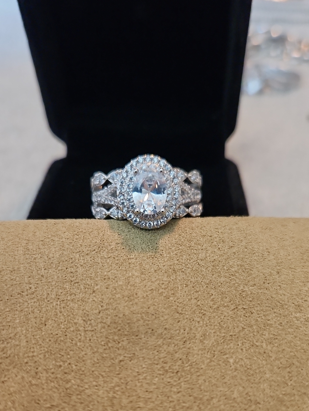 Oval Halo Split-Shank Cocktail Ring in S925 with Clear Center CZ Stone